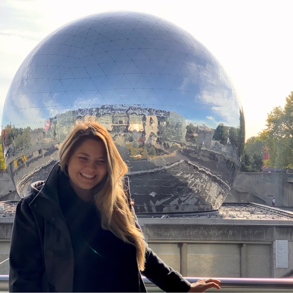 Meet your Posher, Emanuella - Picture 1 of 1